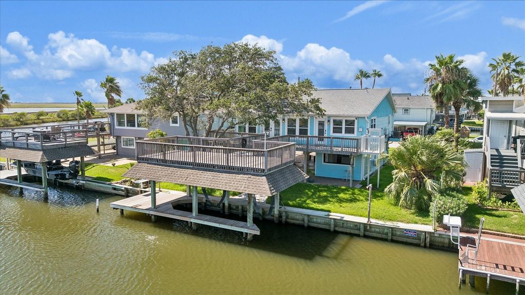 853 Marlin Street, Bayou Vista, TX 77563