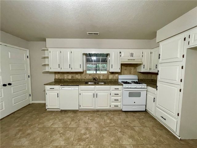 2200 Sandy Street, Springdale, AR 72762