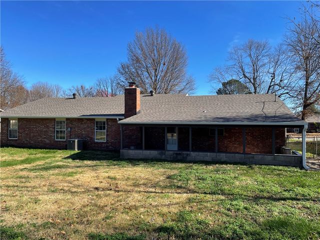 2200 Sandy Street, Springdale, AR 72762