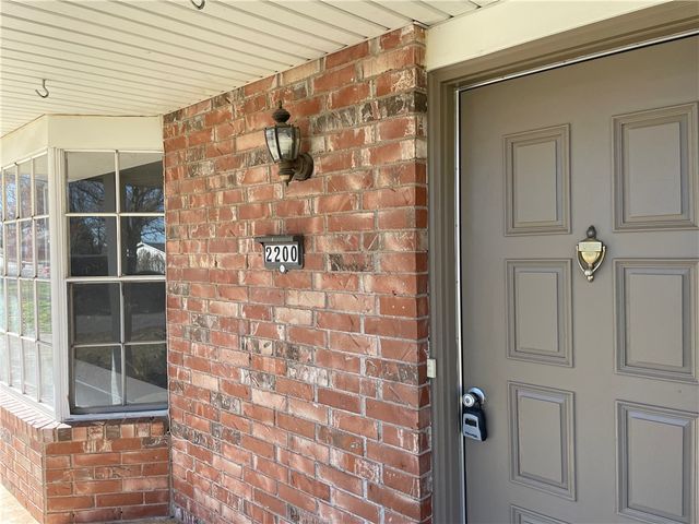 2200 Sandy Street, Springdale, AR 72762