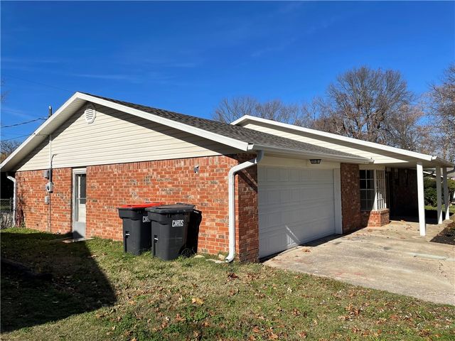 2200 Sandy Street, Springdale, AR 72762