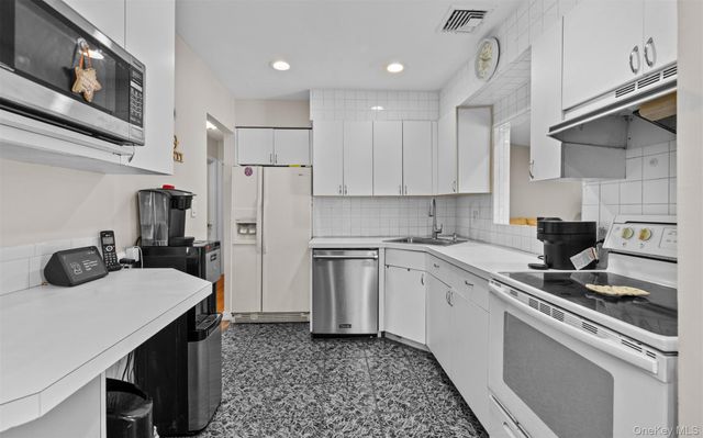 3976 Wicks Avenue, Seaford, NY 11783