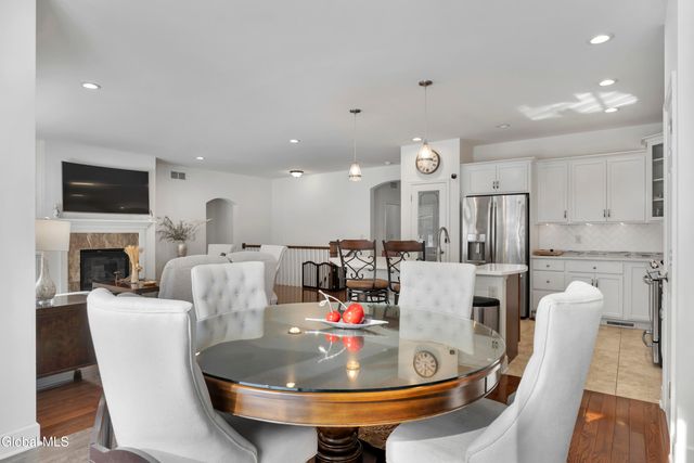 9 Linden Park Drive, Halfmoon, NY 12065