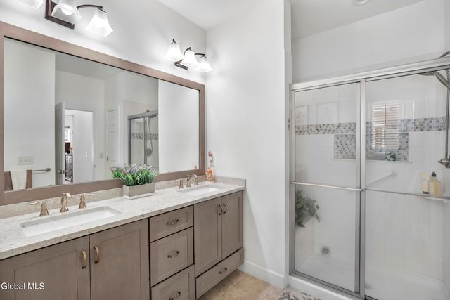 9 Linden Park Drive, Halfmoon, NY 12065