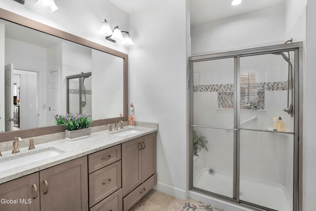 9 Linden Park Drive, Halfmoon, NY 12065