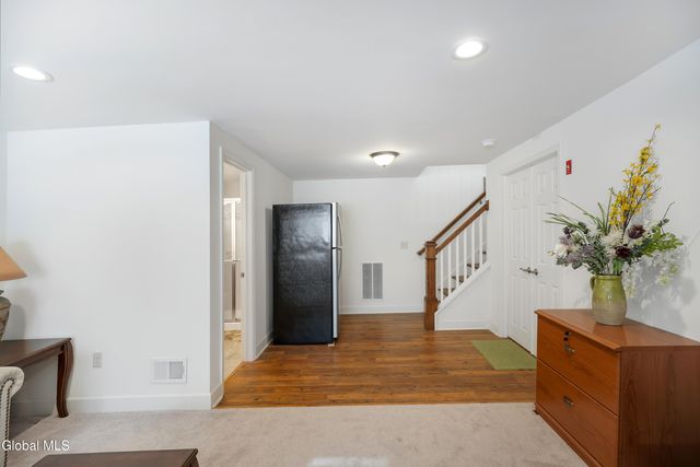 9 Linden Park Drive, Halfmoon, NY 12065