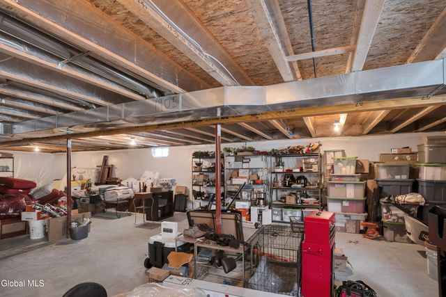 9 Linden Park Drive, Halfmoon, NY 12065