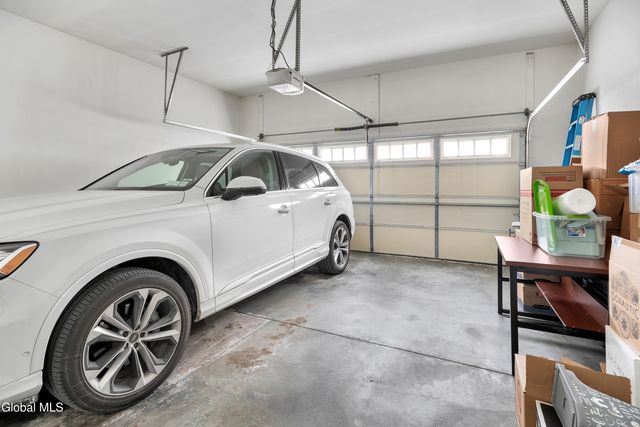 9 Linden Park Drive, Halfmoon, NY 12065