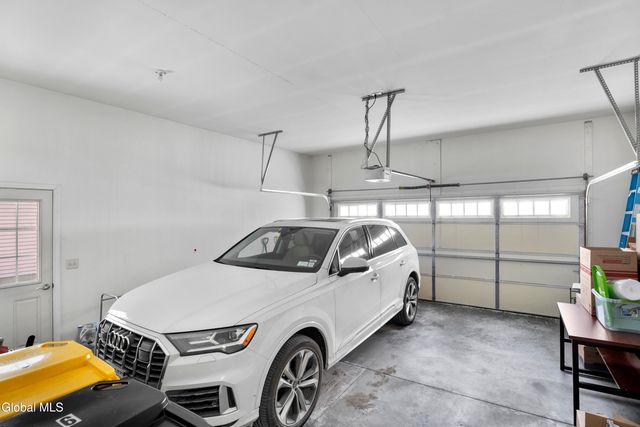 9 Linden Park Drive, Halfmoon, NY 12065