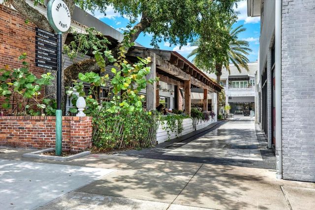 2611 BAYSHORE BOULEVARD 304, Tampa, FL 33629