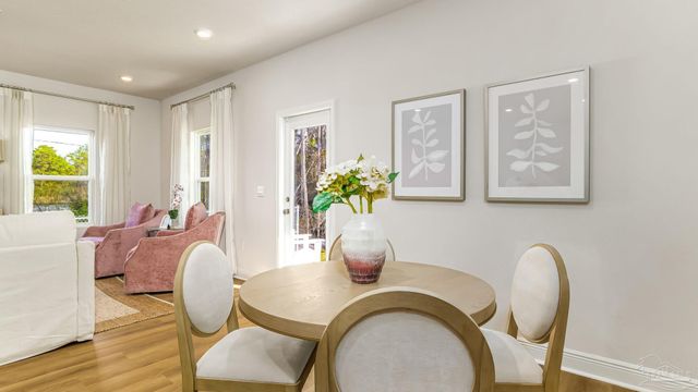 56 Hatten Ct, Mary Esther, FL 32569