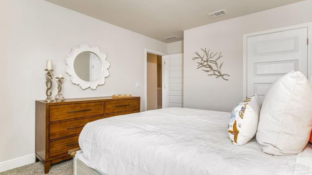 56 Hatten Ct, Mary Esther, FL 32569