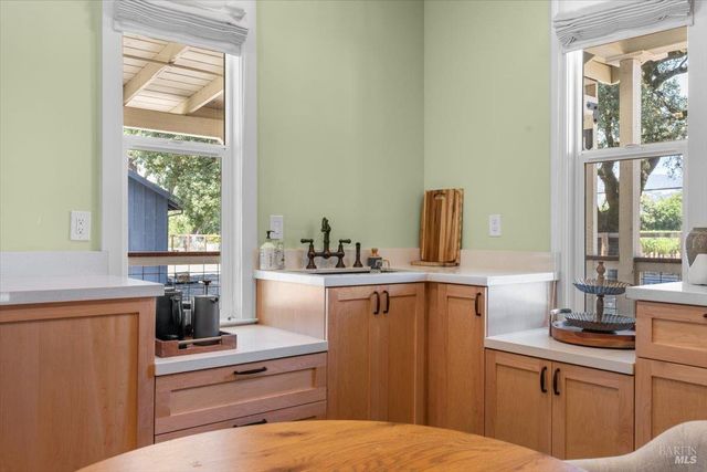 5647 Highway 128 Hwy, Geyserville, CA 95441