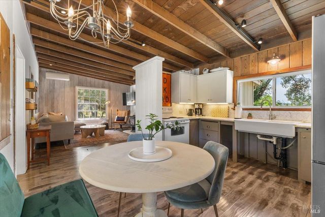 5647 Highway 128 Hwy, Geyserville, CA 95441