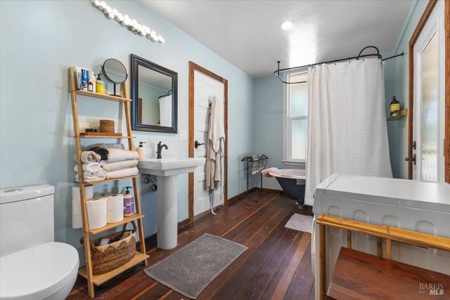 5647 Highway 128 Hwy, Geyserville, CA 95441