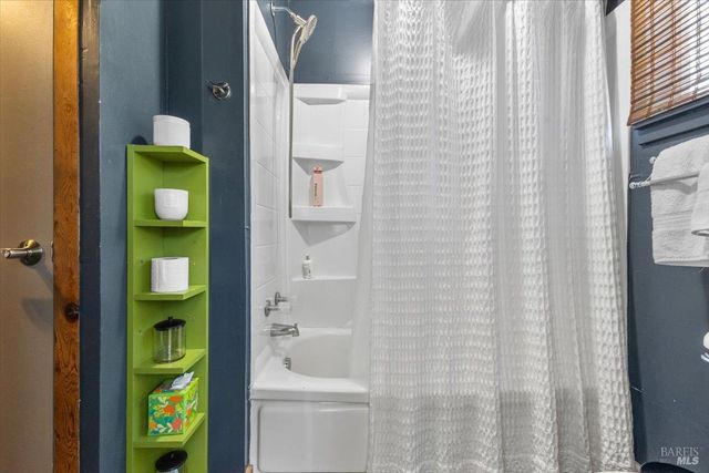 5647 Highway 128 Hwy, Geyserville, CA 95441