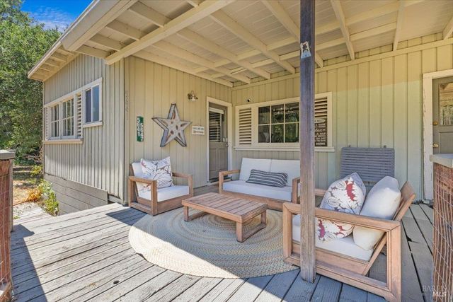 5647 Highway 128 Hwy, Geyserville, CA 95441