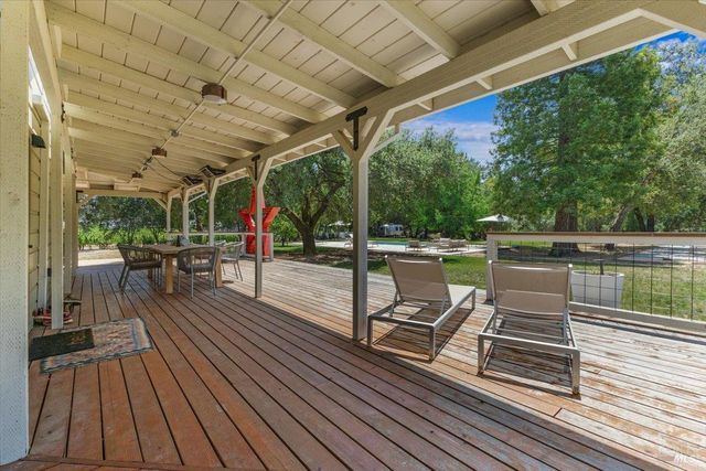 5647 Highway 128 Hwy, Geyserville, CA 95441