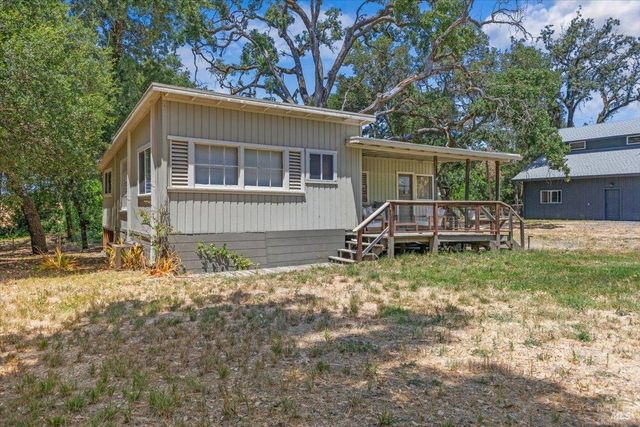 5647 Highway 128 Hwy, Geyserville, CA 95441