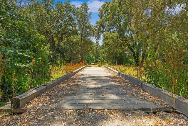 5647 Highway 128 Hwy, Geyserville, CA 95441