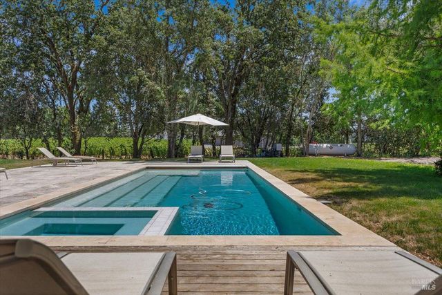 5647 Highway 128 Hwy, Geyserville, CA 95441