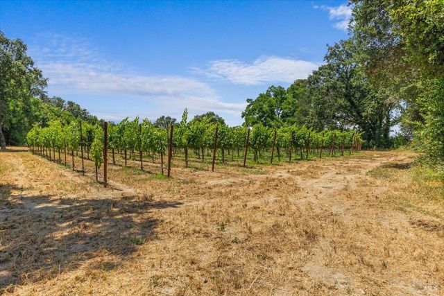 5647 Highway 128 Hwy, Geyserville, CA 95441
