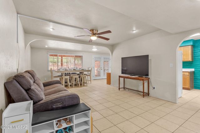 133 E Mountain Morning Drive, Oro Valley, AZ 85737