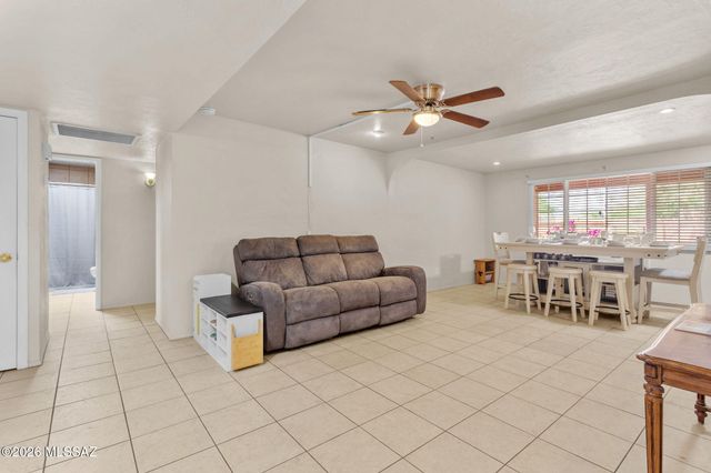 133 E Mountain Morning Drive, Oro Valley, AZ 85737