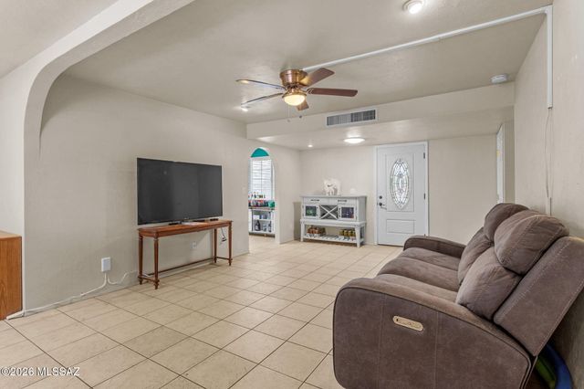 133 E Mountain Morning Drive, Oro Valley, AZ 85737