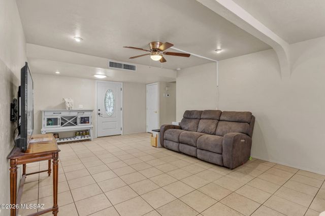 133 E Mountain Morning Drive, Oro Valley, AZ 85737