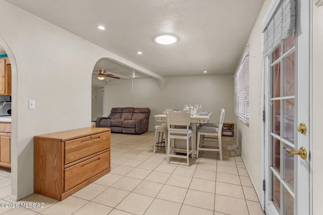 133 E Mountain Morning Drive, Oro Valley, AZ 85737