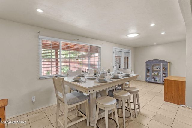 133 E Mountain Morning Drive, Oro Valley, AZ 85737