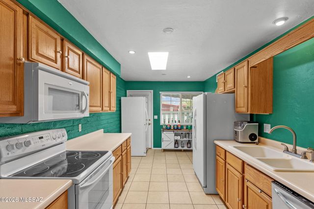 133 E Mountain Morning Drive, Oro Valley, AZ 85737