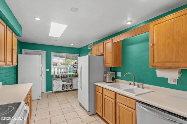 133 E Mountain Morning Drive, Oro Valley, AZ 85737