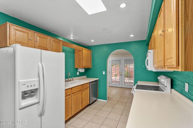 133 E Mountain Morning Drive, Oro Valley, AZ 85737