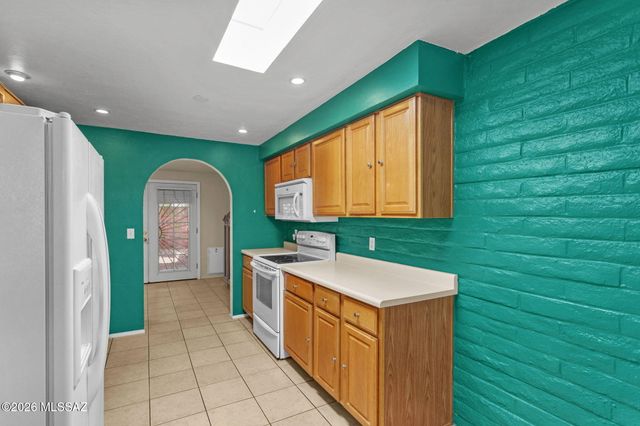 133 E Mountain Morning Drive, Oro Valley, AZ 85737