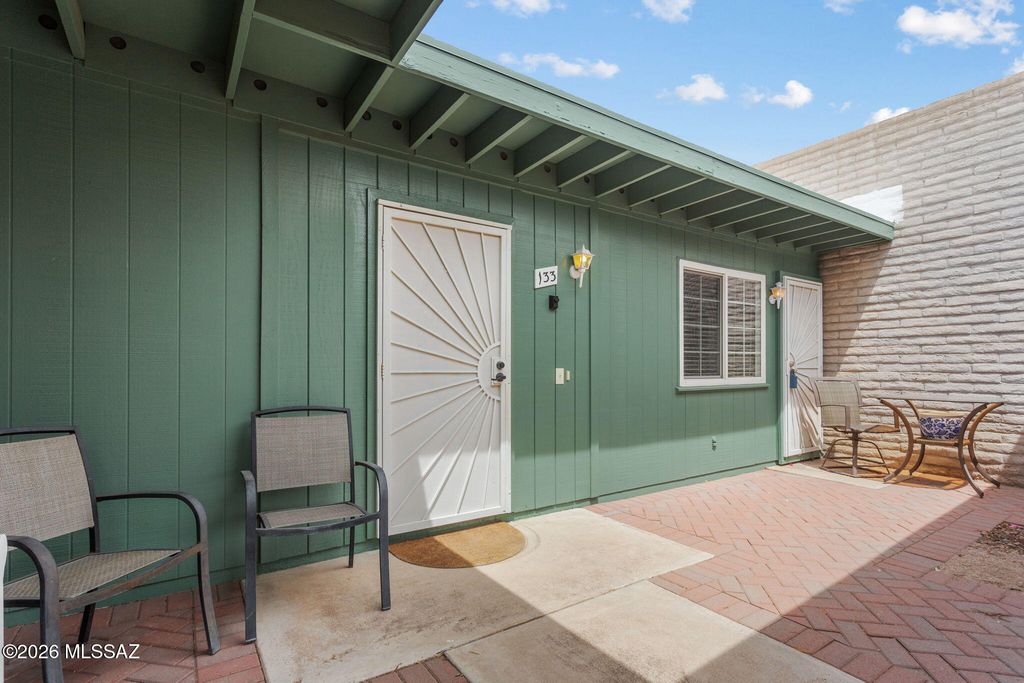 133 E Mountain Morning Drive, Oro Valley, AZ 85737