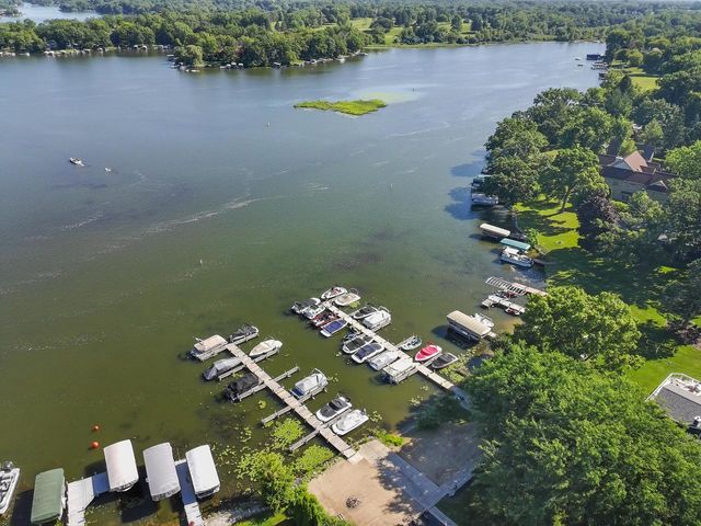 W5318 Briarwood ROAD, Elkhorn, WI 53121