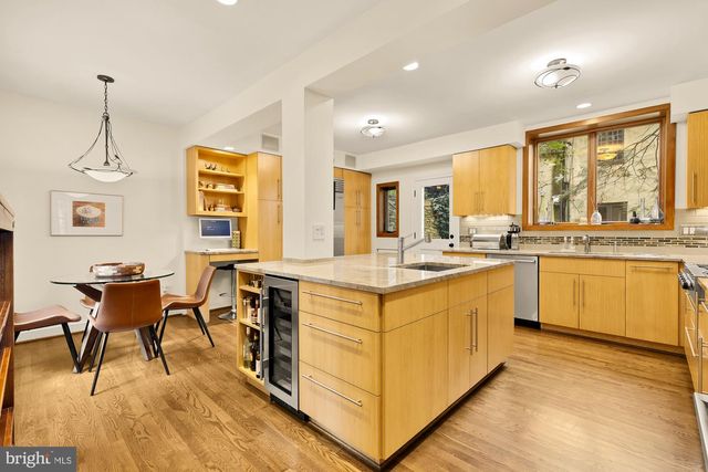 3111 CHAIN BRIDGE RD NW, Washington, DC 20016