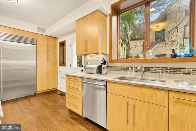 3111 CHAIN BRIDGE RD NW, Washington, DC 20016