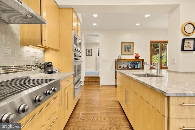 3111 CHAIN BRIDGE RD NW, Washington, DC 20016