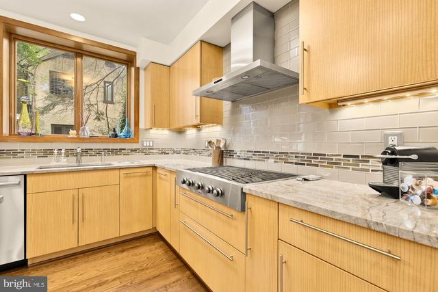 3111 CHAIN BRIDGE RD NW, Washington, DC 20016