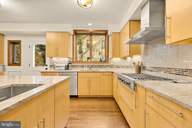 3111 CHAIN BRIDGE RD NW, Washington, DC 20016