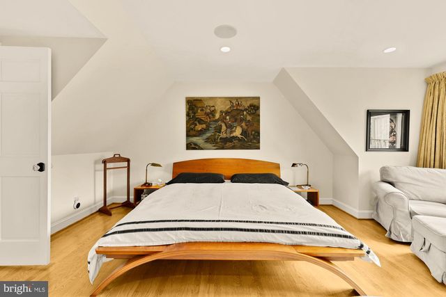 3111 CHAIN BRIDGE RD NW, Washington, DC 20016