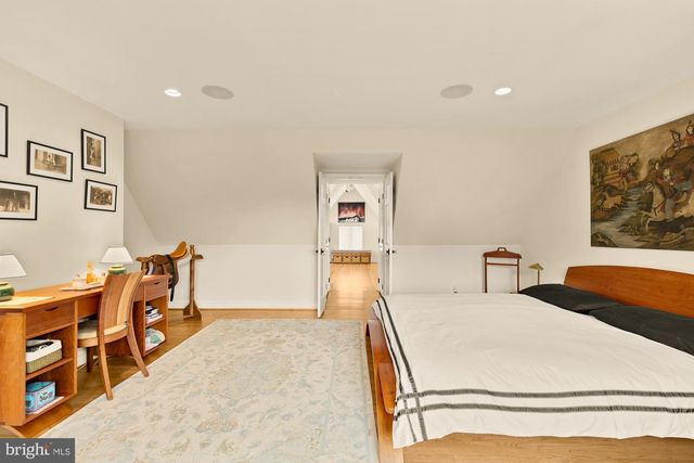 3111 CHAIN BRIDGE RD NW, Washington, DC 20016