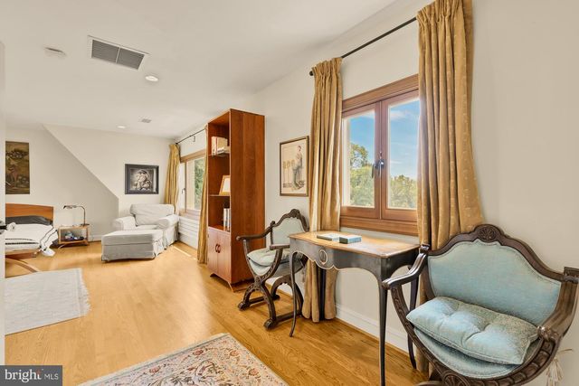 3111 CHAIN BRIDGE RD NW, Washington, DC 20016