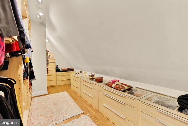 3111 CHAIN BRIDGE RD NW, Washington, DC 20016
