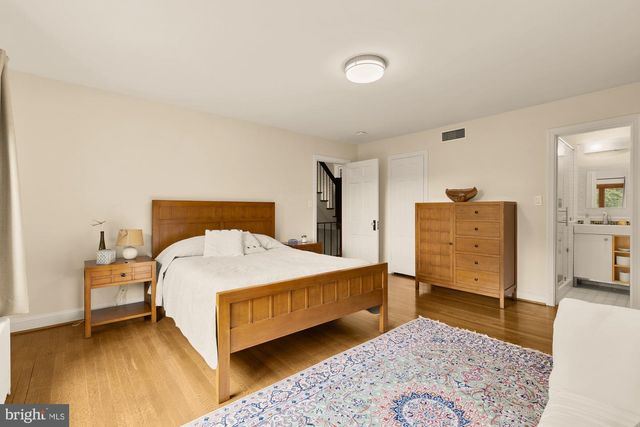 3111 CHAIN BRIDGE RD NW, Washington, DC 20016