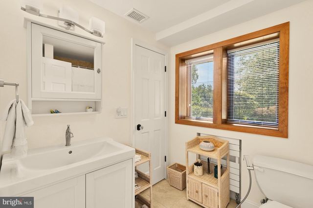 3111 CHAIN BRIDGE RD NW, Washington, DC 20016