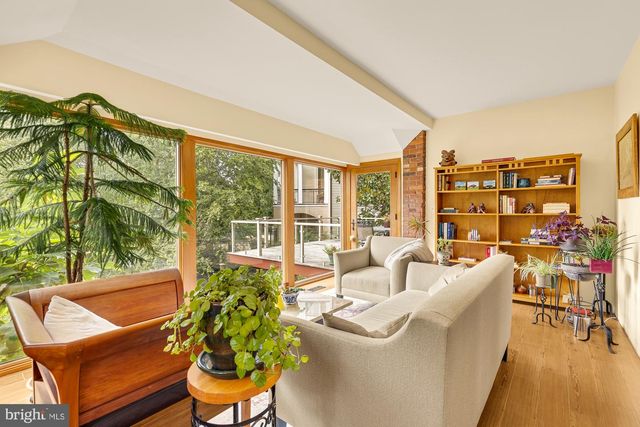 3111 CHAIN BRIDGE RD NW, Washington, DC 20016